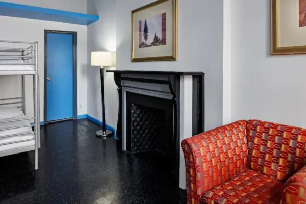 Central Park West Hostel 8